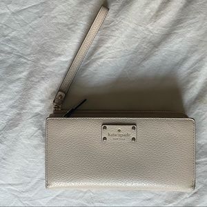 Kate Spade Wellesley Layton Wristlet Wallet